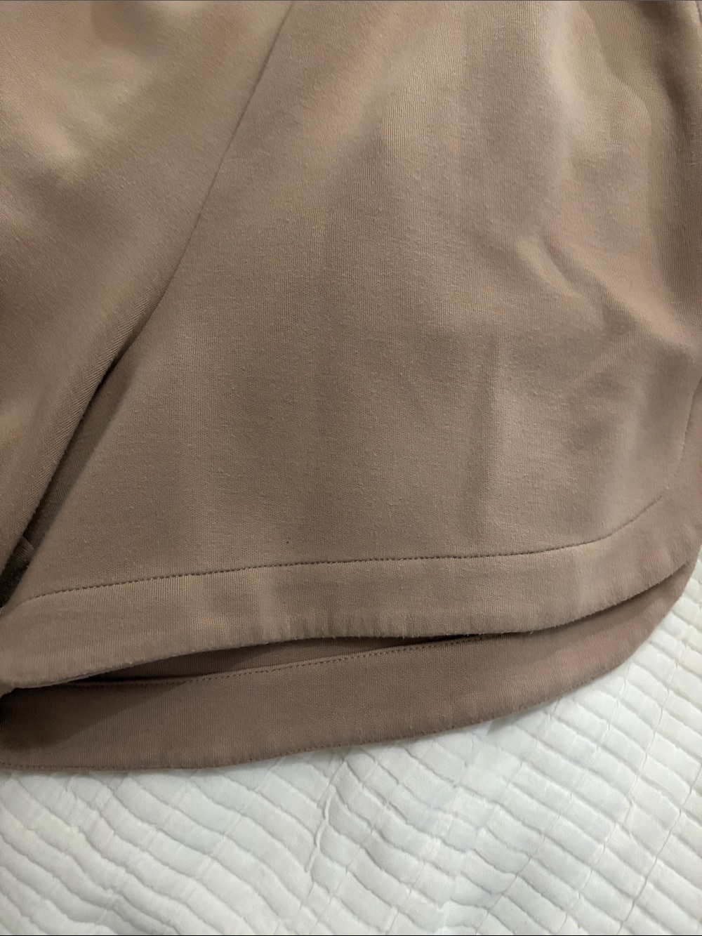 Varley Keely High rise short 4 inch size medium in a beige mocha color - Picture 9 of 15